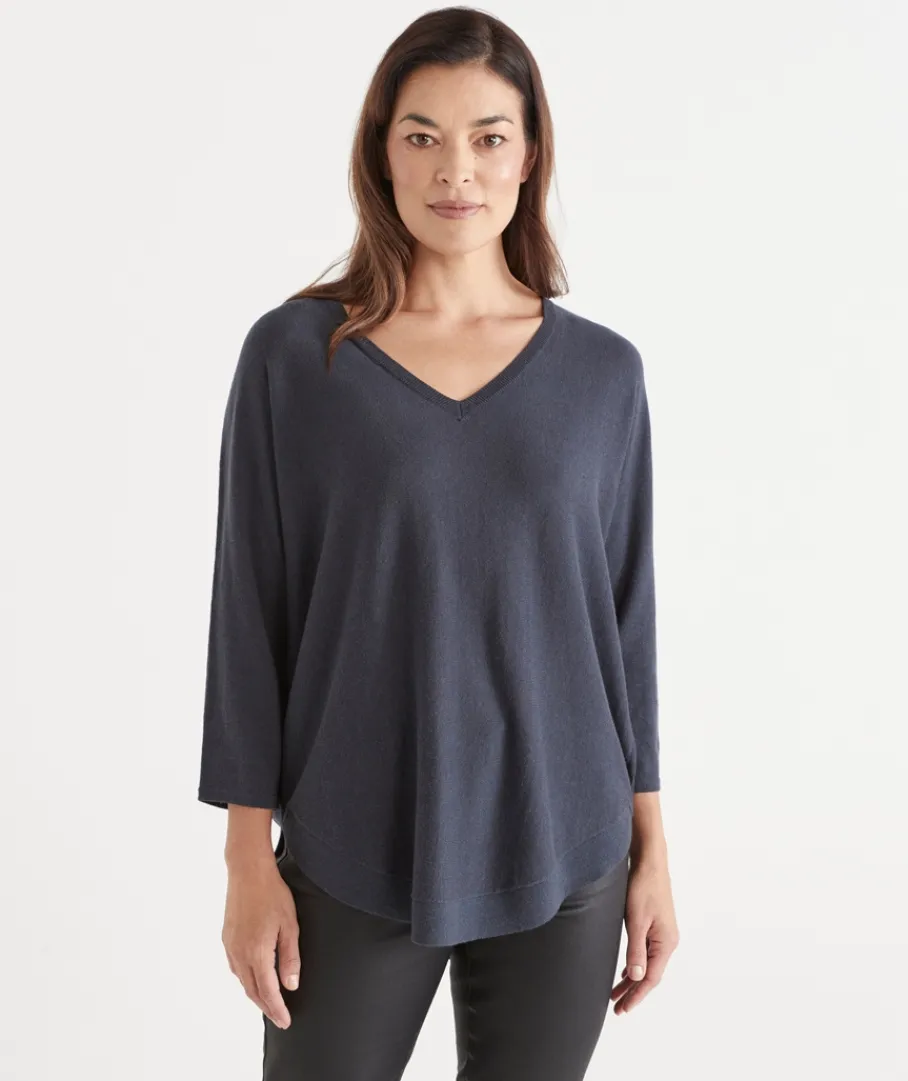 Sussan Knitwear|Tops>Curved Hem V Neck Jumper