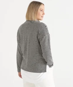 Sussan Tops|T-Shirts><noscript><img data-lazyloaded=